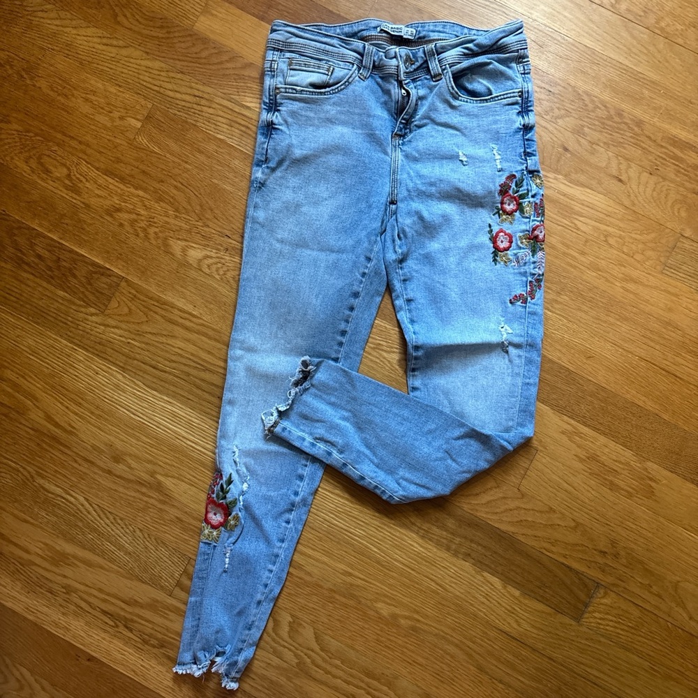 Zara Blue Skinny Jeans with Floral Embroidery